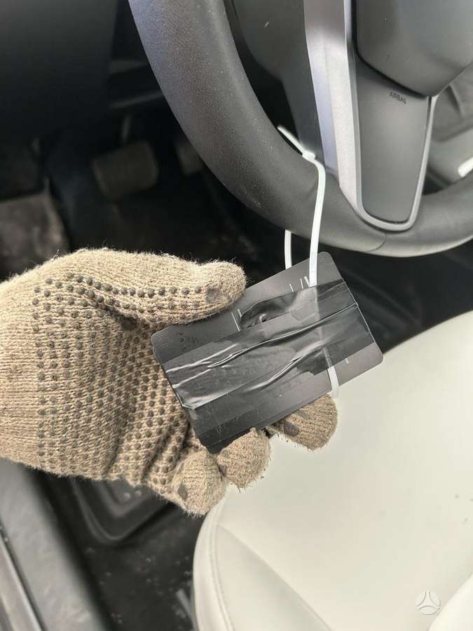 Tesla Model 3 - 9