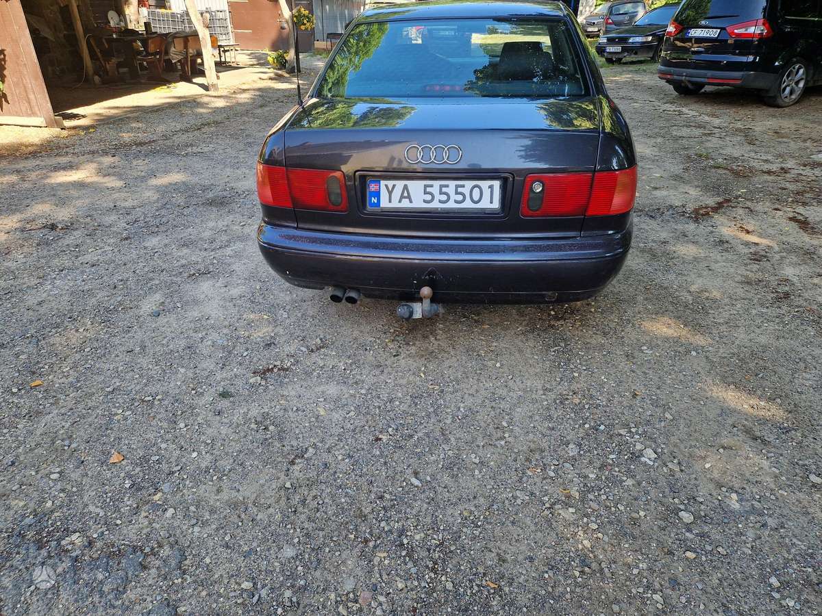Audi A8, 2.8 l., sedanas