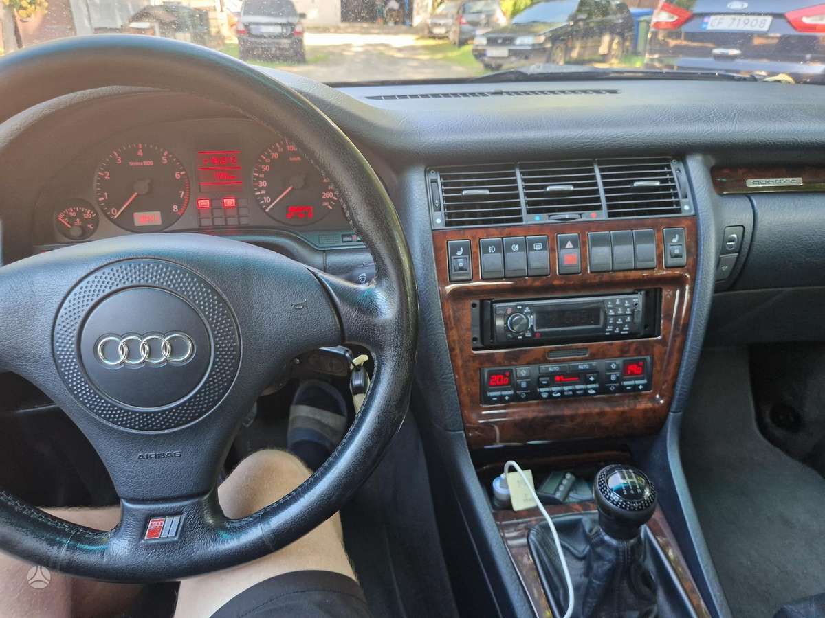 Audi A8, 2.8 l., sedanas