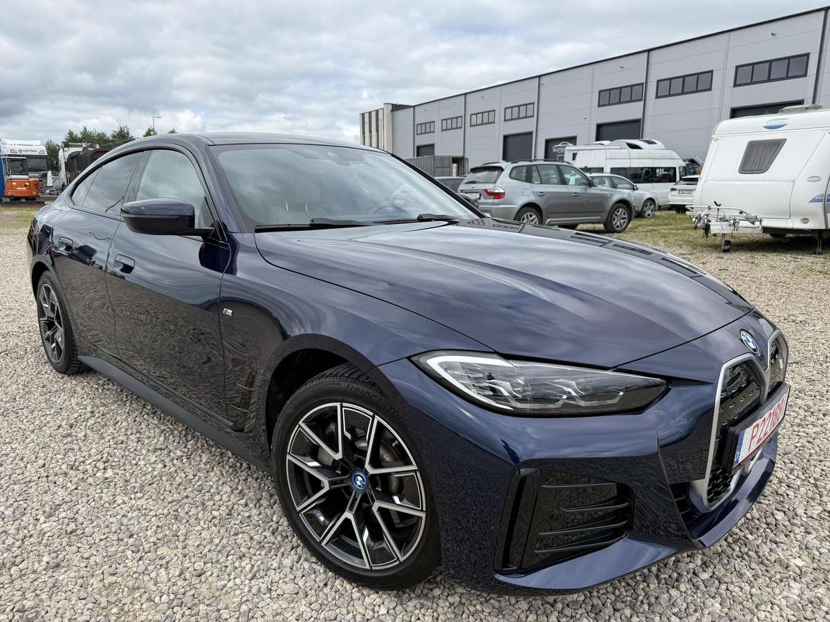 BMW i4, 80 kWh, hatchback