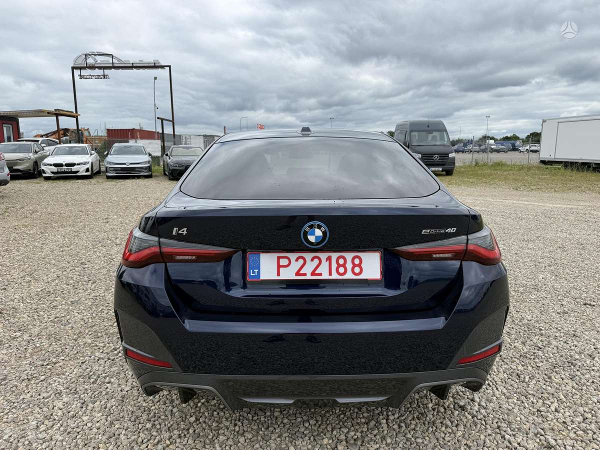 BMW i4, 80 kWh, hatchback
