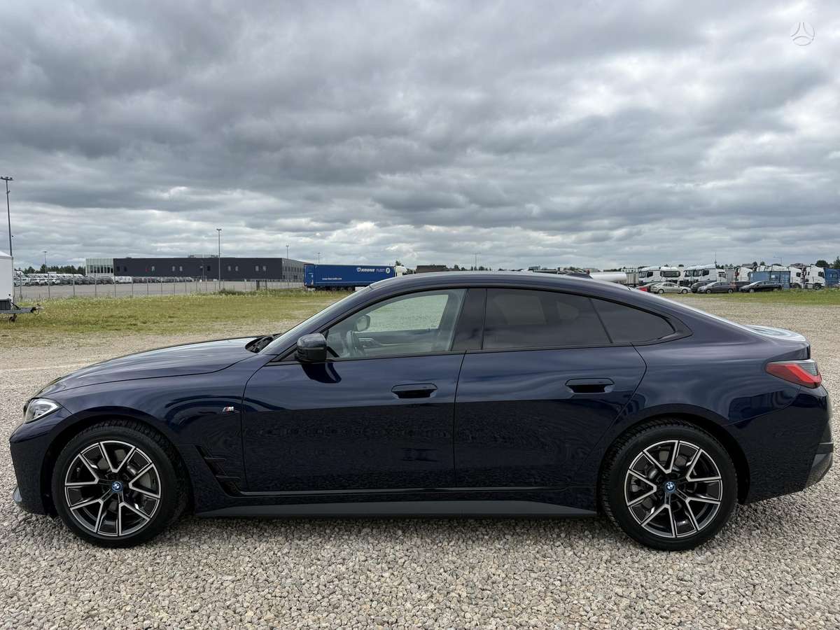 BMW i4, 80 kWh, hatchback