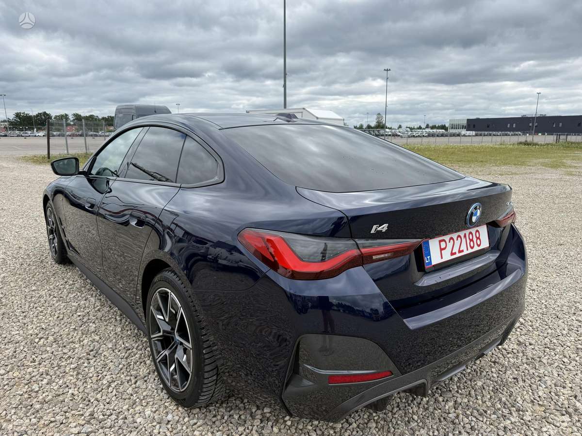 BMW i4, 80 kWh, hatchback