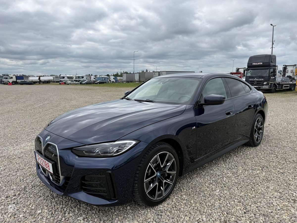 BMW i4, 80 kWh, hatchback
