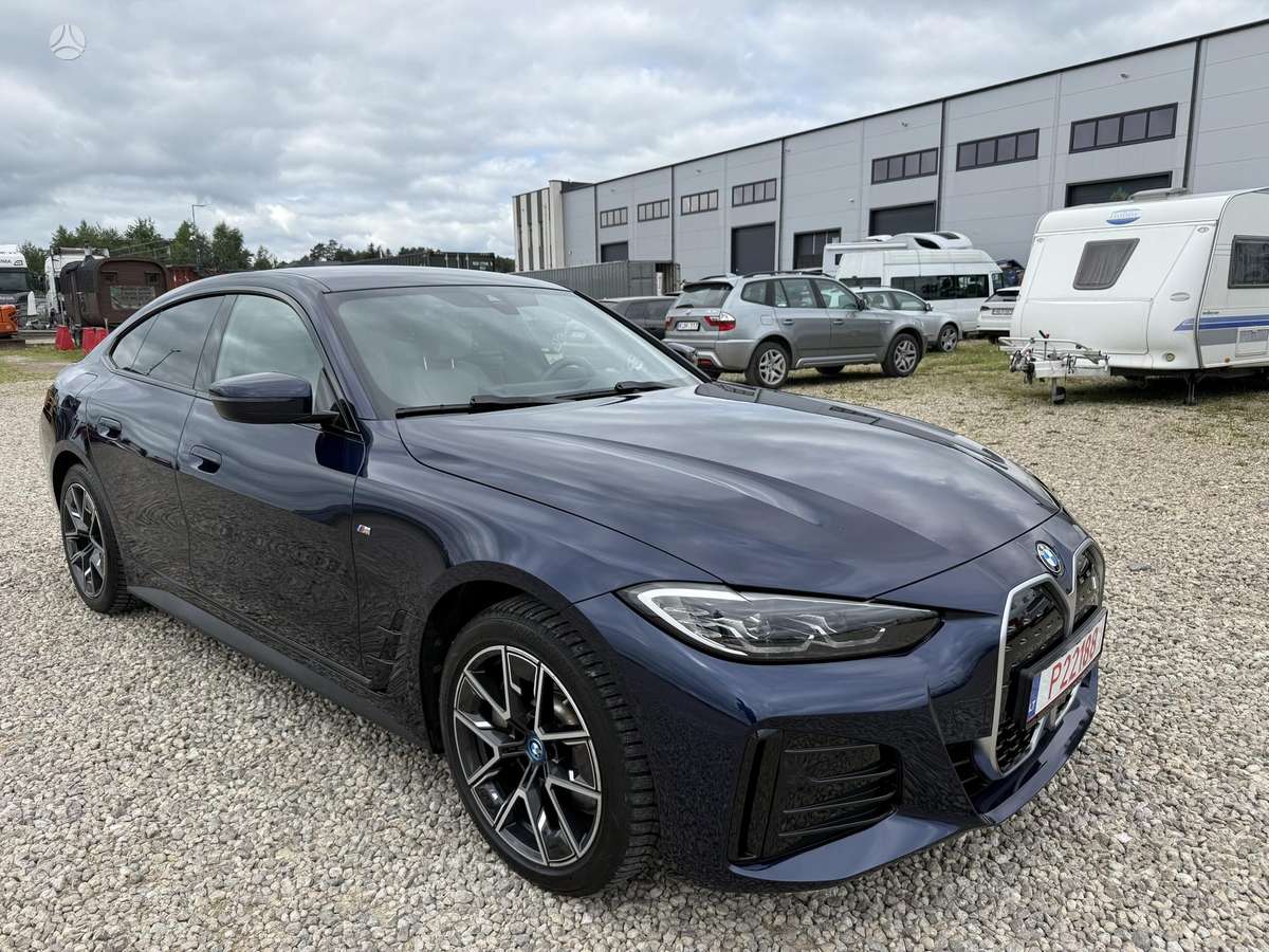 BMW i4, 80 kWh, hatchback