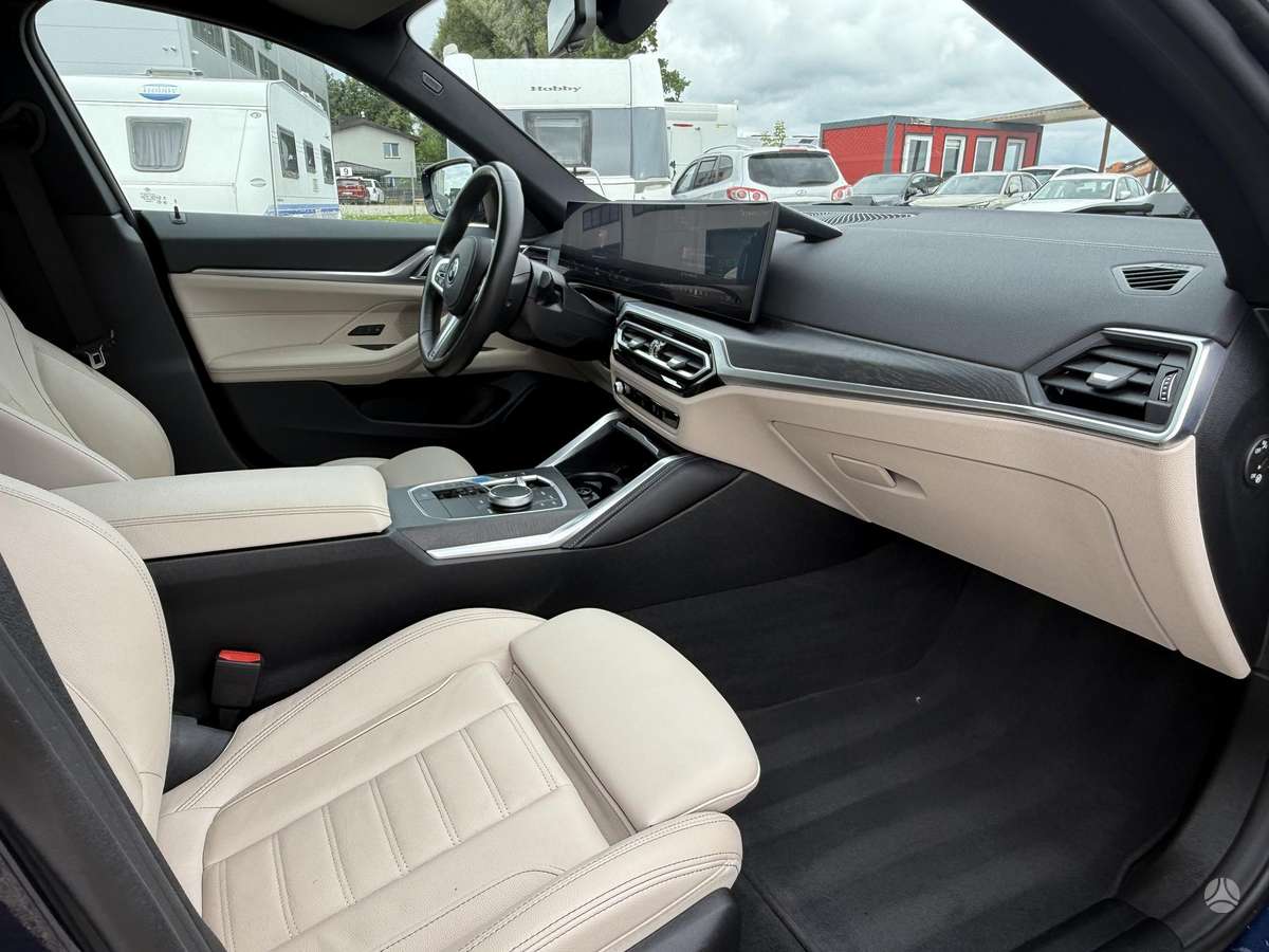 BMW i4, 80 kWh, hatchback