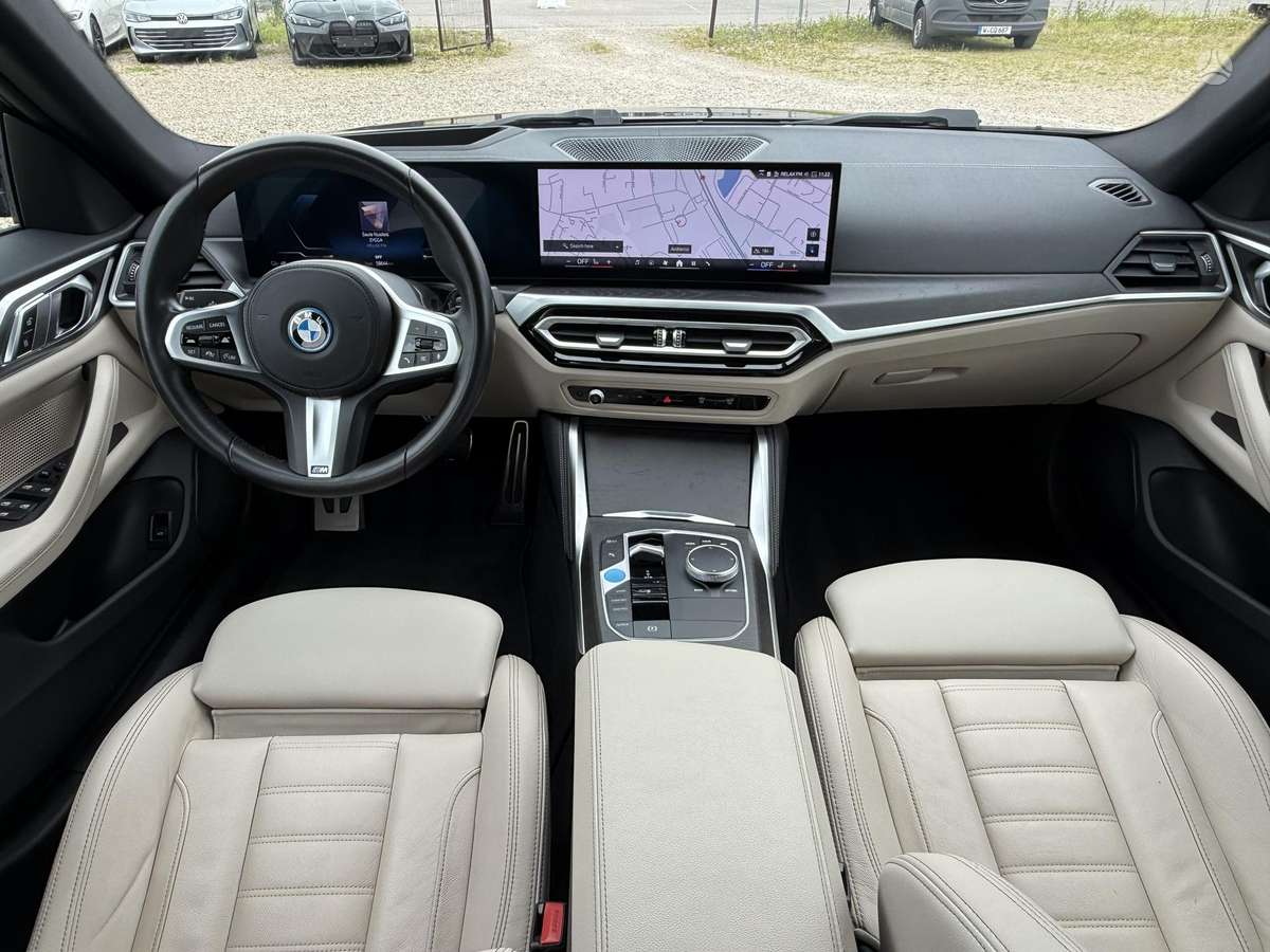BMW i4, 80 kWh, hatchback