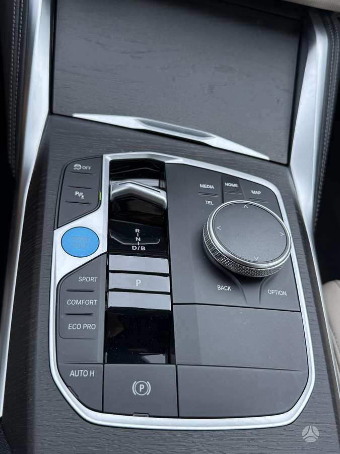 BMW i4, 80 kWh, hatchback