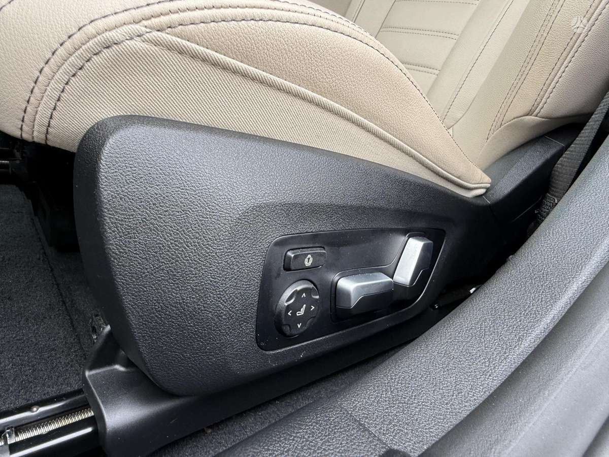 BMW i4, 80 kWh, hatchback
