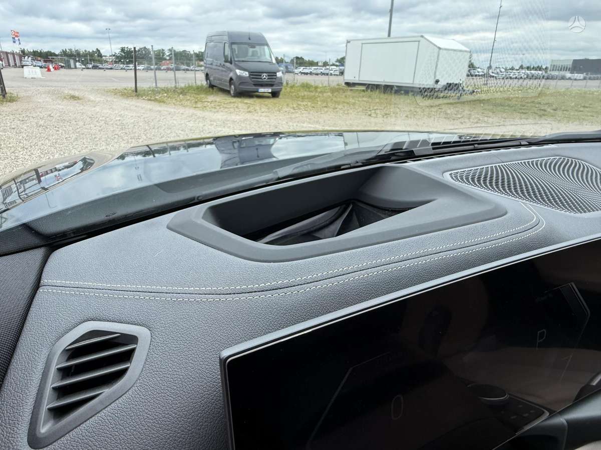BMW i4, 80 kWh, hatchback