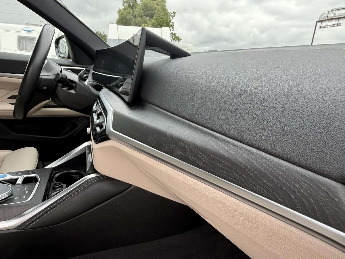 BMW i4, 80 kWh, hatchback