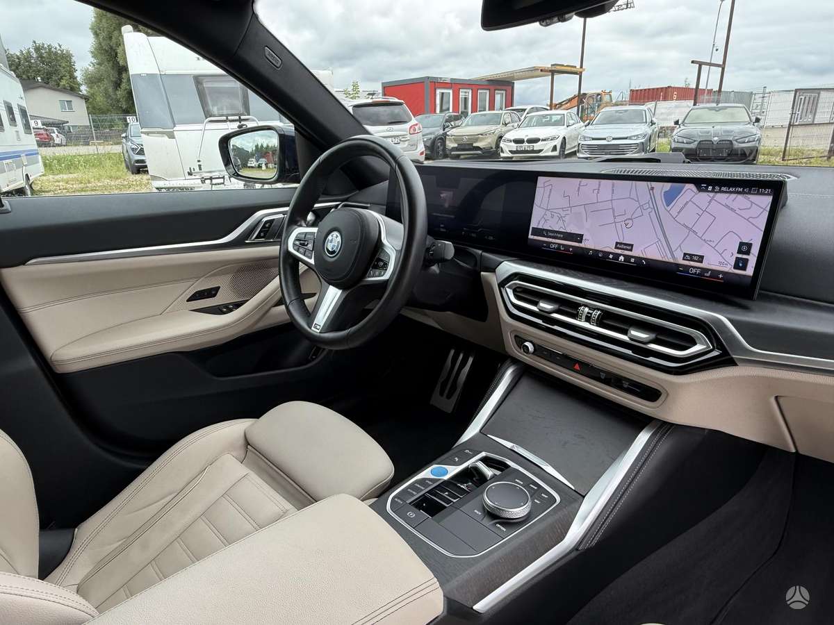BMW i4, 80 kWh, hatchback