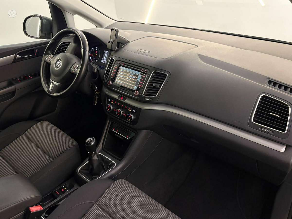 Volkswagen Sharan - 10