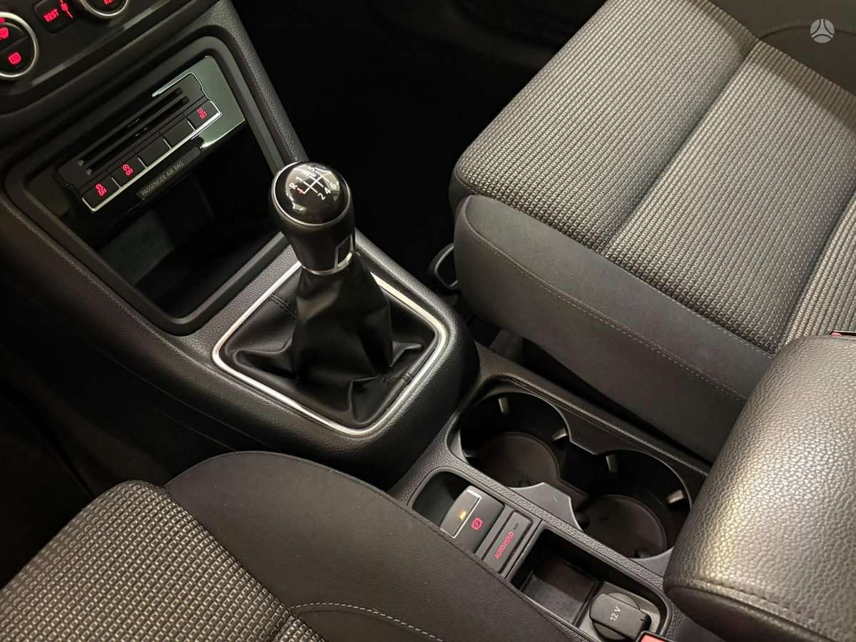 Volkswagen Sharan - 11