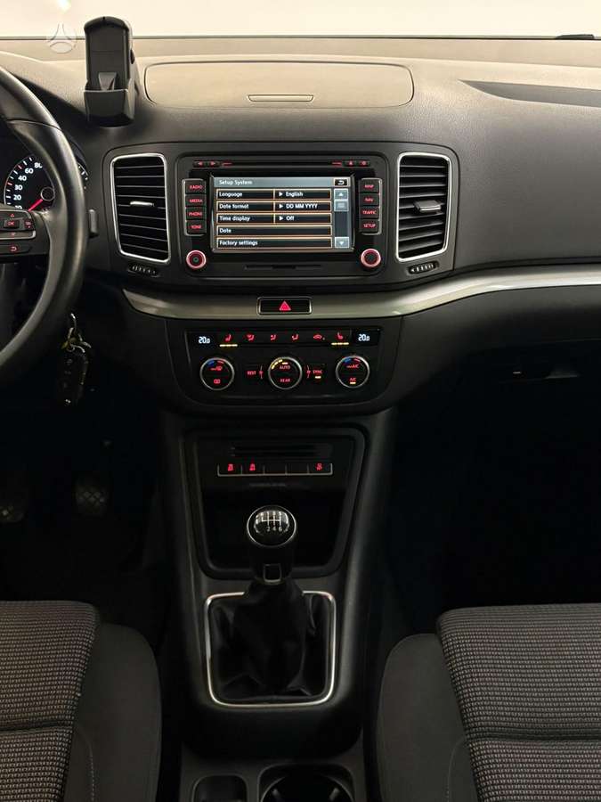 Volkswagen Sharan - 12