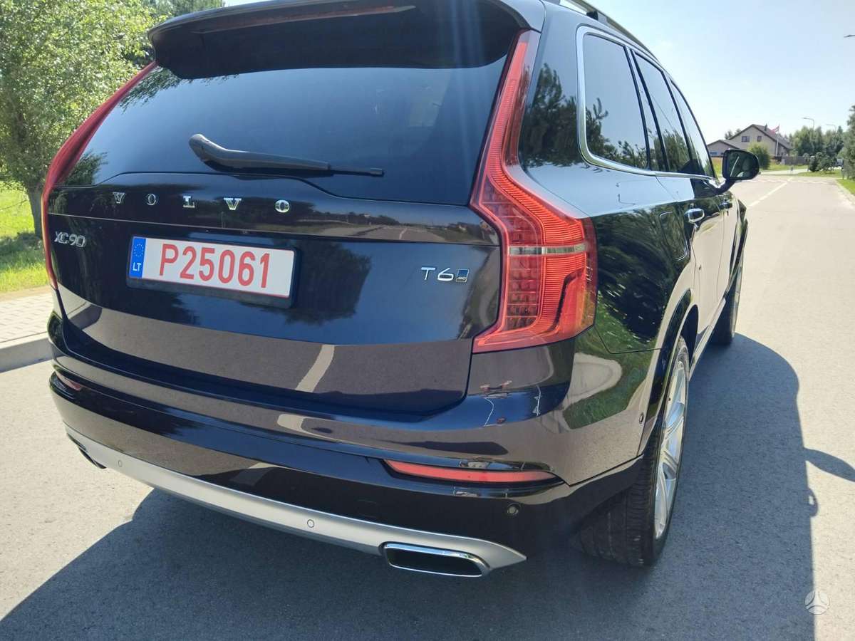 Volvo XC90 - 11