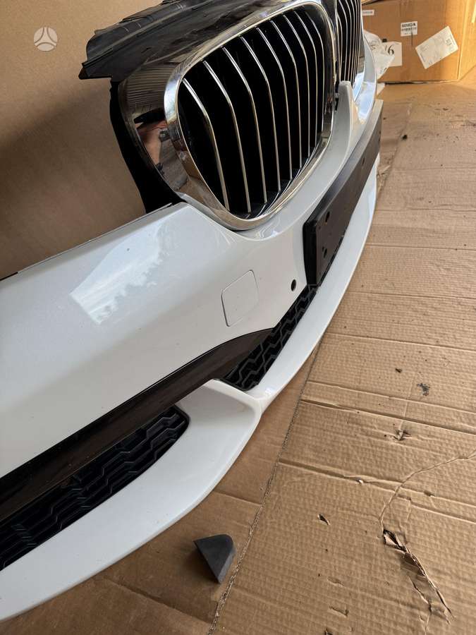 BMW 740 kėbulo dalys