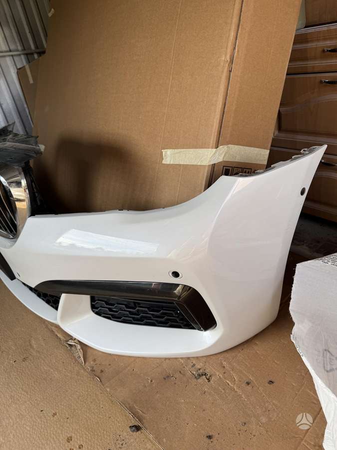 BMW 740 kėbulo dalys
