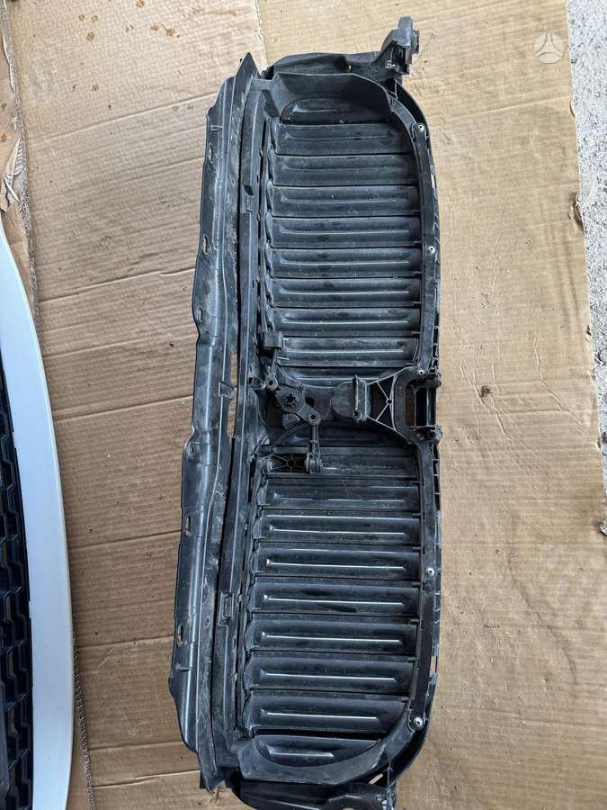 BMW 740 kėbulo dalys