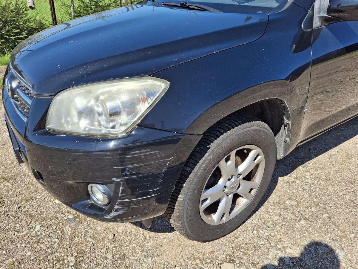 Toyota RAV4 - 3