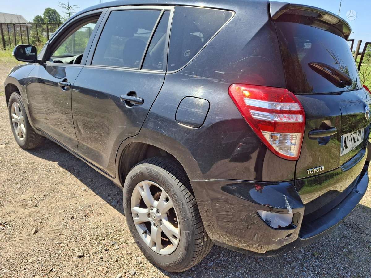 Toyota RAV4 - 4