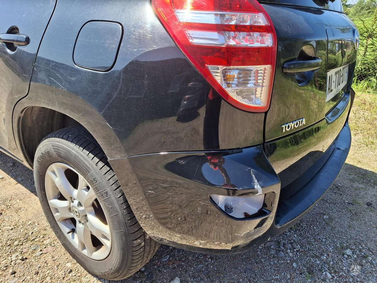 Toyota RAV4 - 5