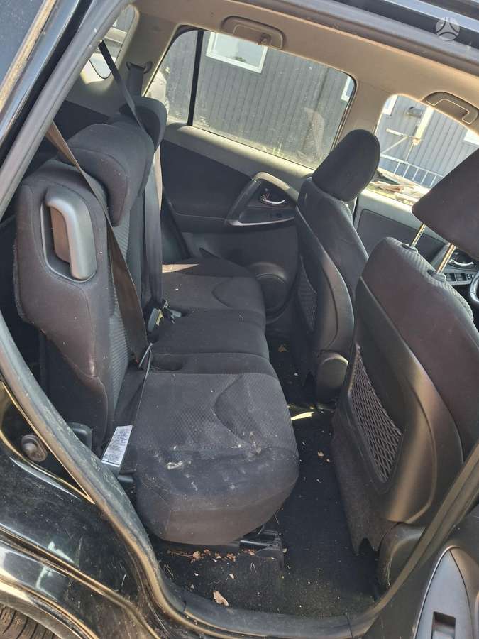 Toyota RAV4 - 12