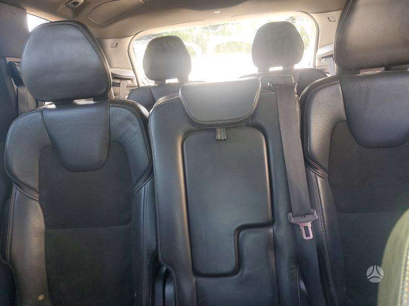 Volvo XC90 - 10