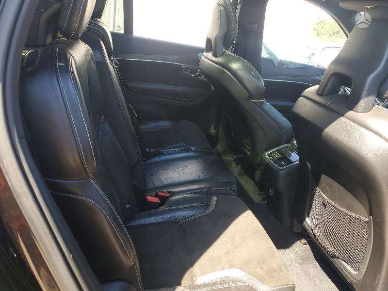 Volvo XC90 - 11