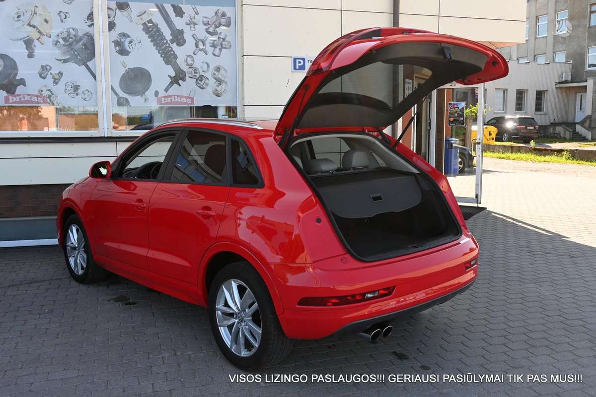 Audi Q3, 2.0 l., off-road / crossover
