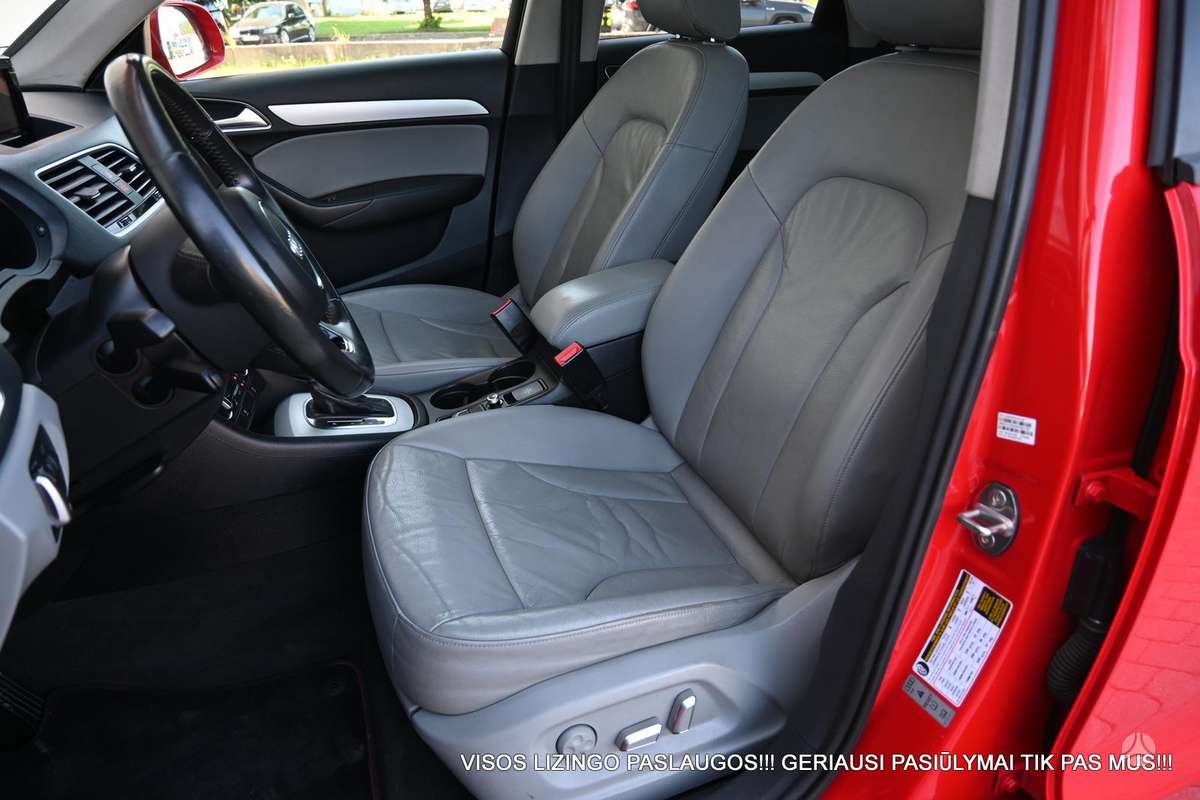 Audi Q3, 2.0 l., off-road / crossover