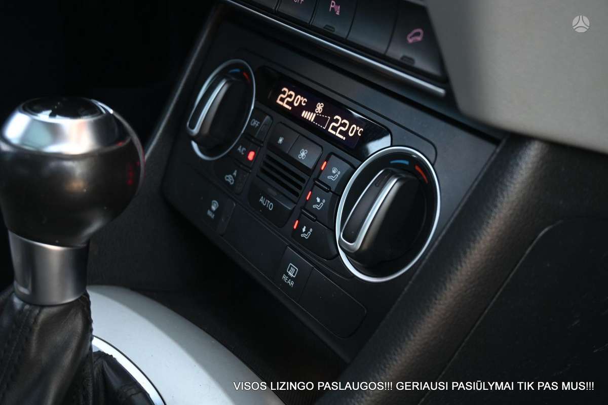Audi Q3, 2.0 l., off-road / crossover