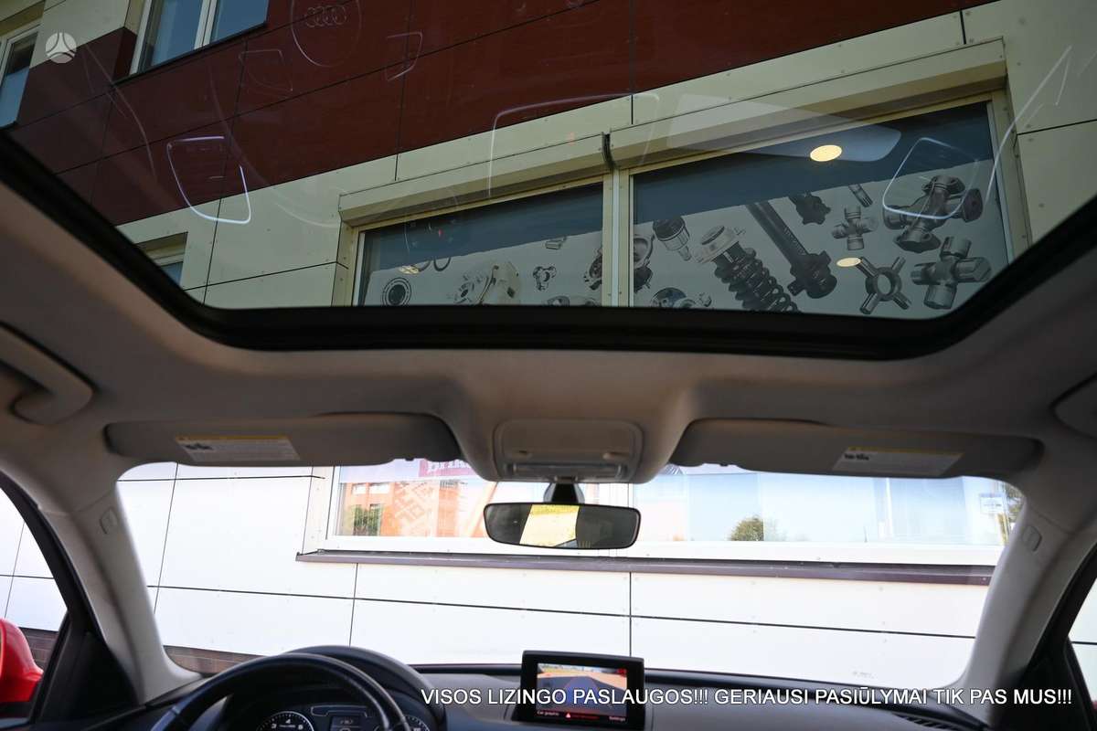 Audi Q3, 2.0 l., off-road / crossover
