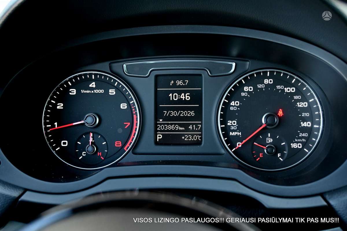 Audi Q3, 2.0 l., off-road / crossover