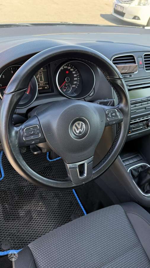 Volkswagen Golf - 4