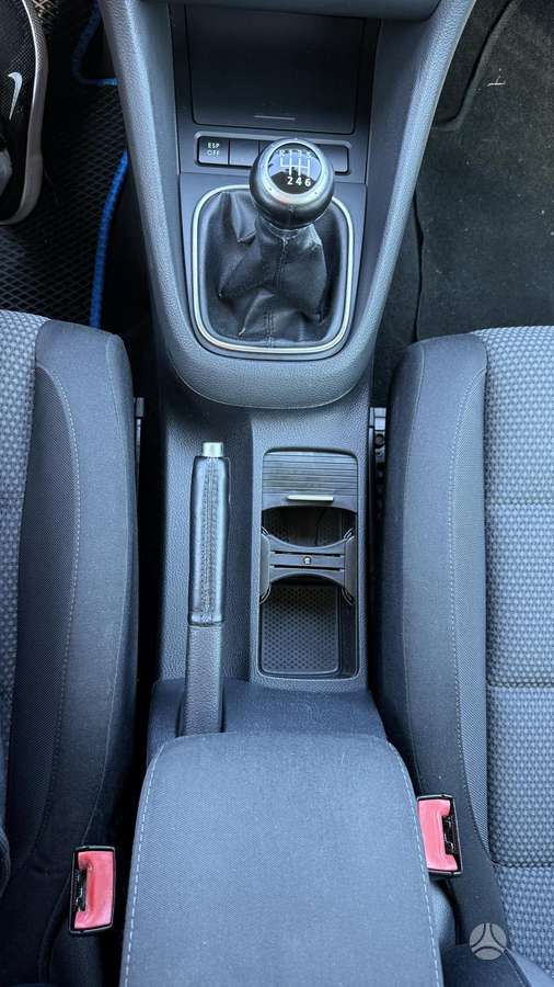 Volkswagen Golf - 8