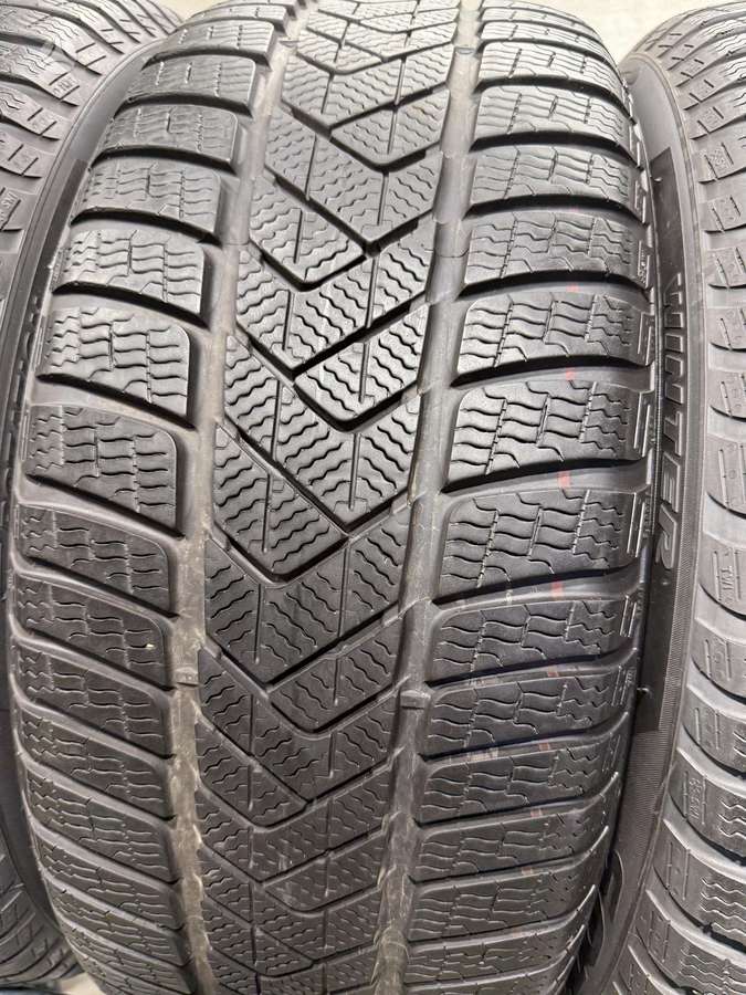 Pirelli Sottozero3, winter 245/45 R18