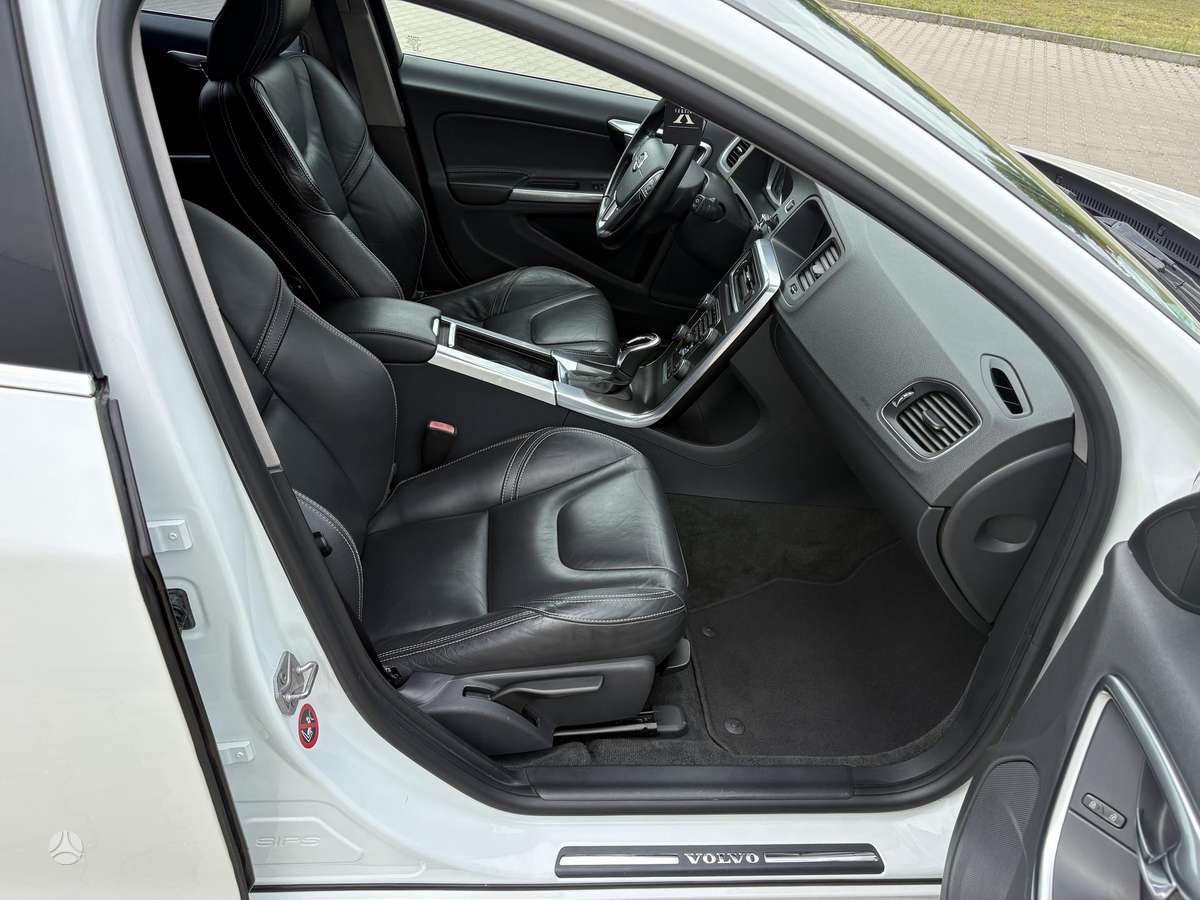 Volvo V60, 2.0 l., Универсал