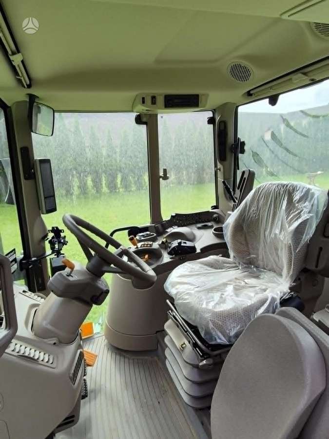 John Deere 6195M, traktoriai