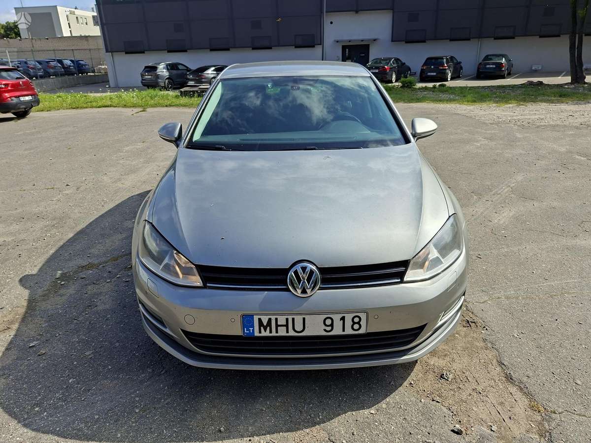 Volkswagen Golf - 8