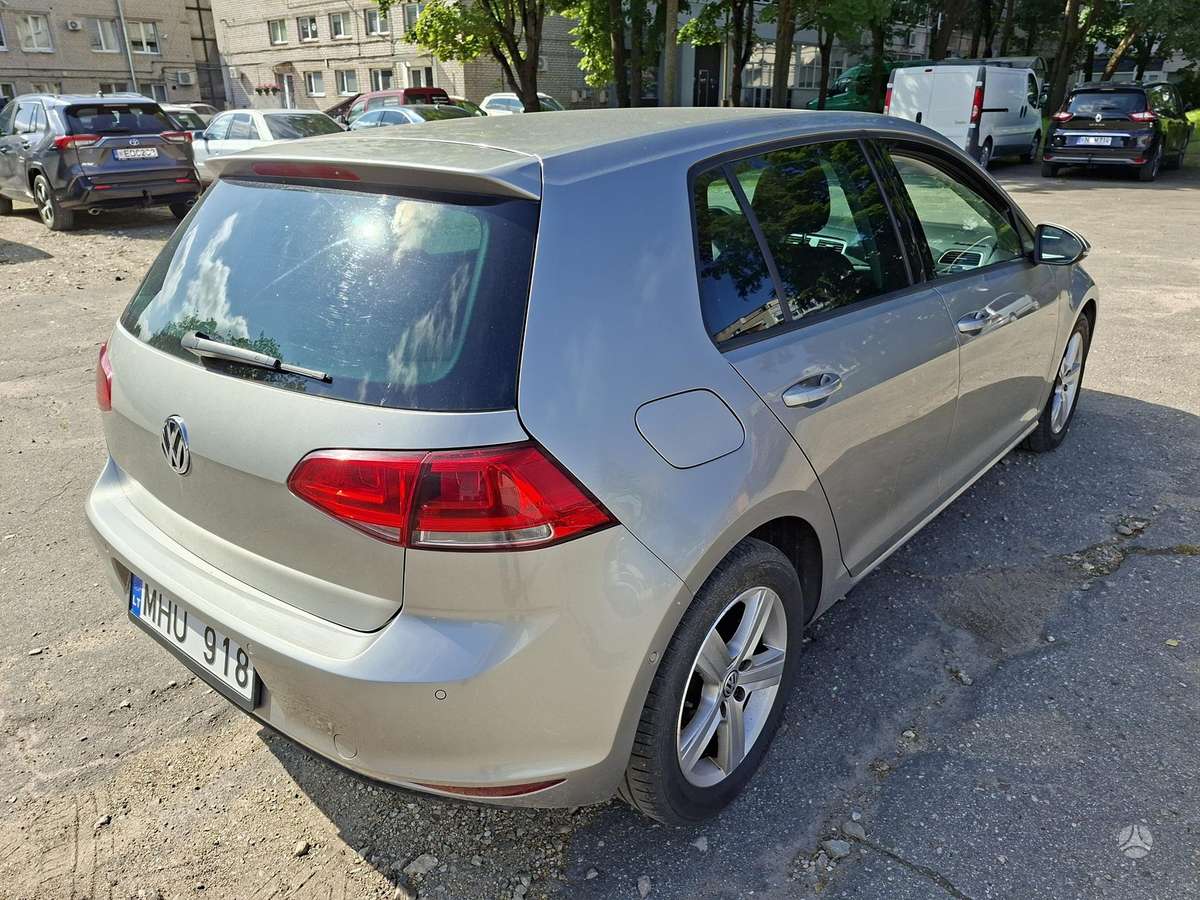 Volkswagen Golf - 3