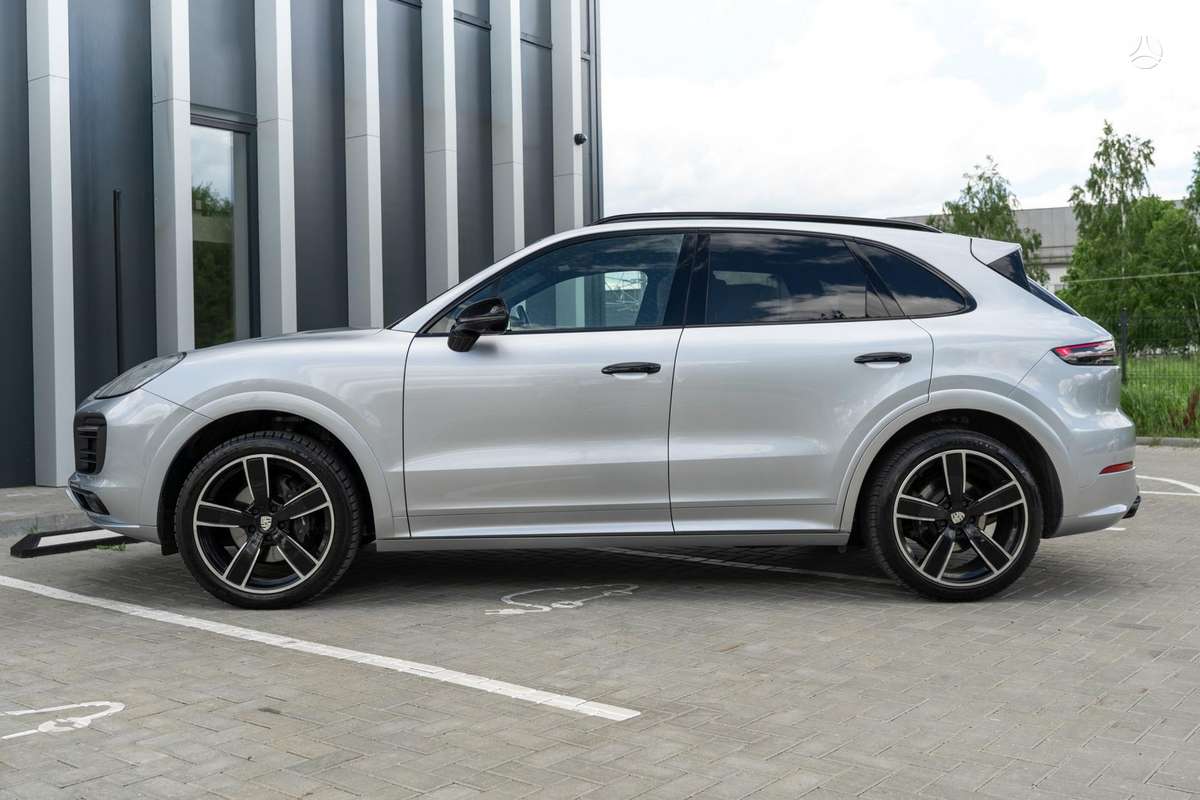 Porsche Cayenne - 2