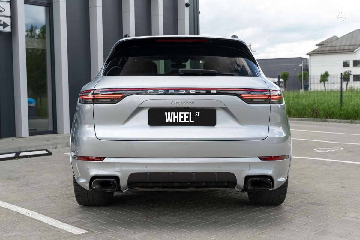 Porsche Cayenne - 4
