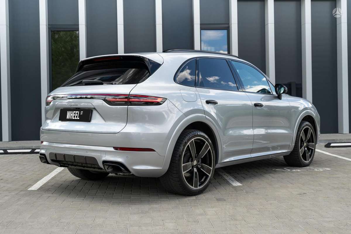 Porsche Cayenne - 5