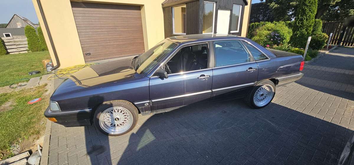 Audi 200, 2.2 l., Седан