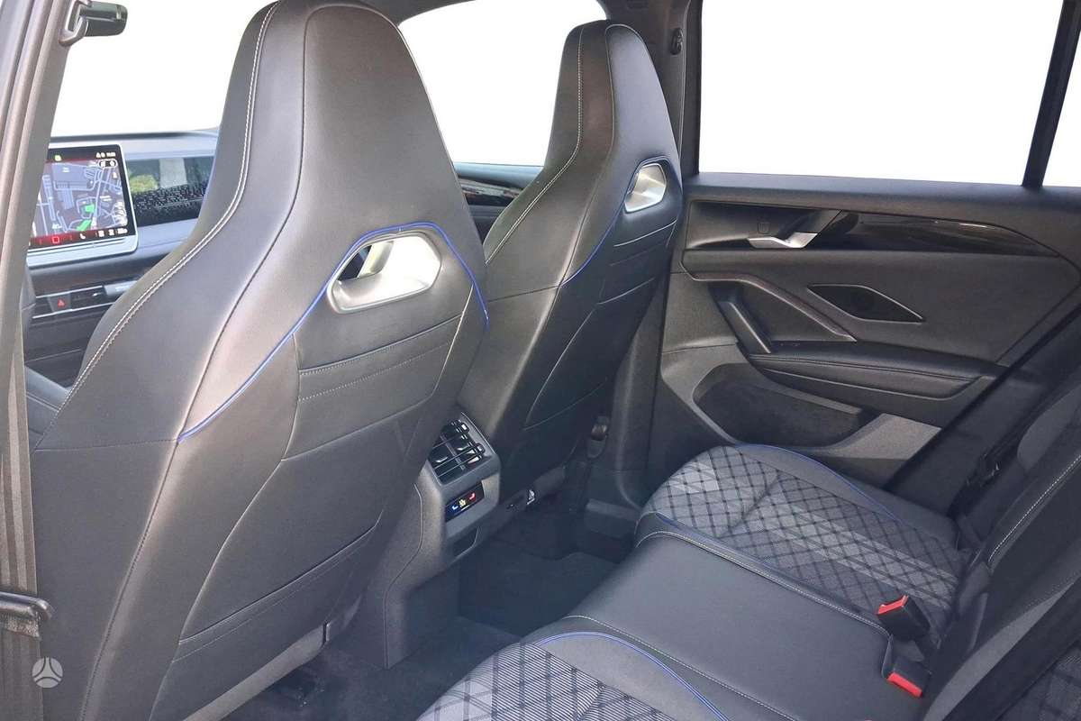 Volkswagen Tiguan - 11