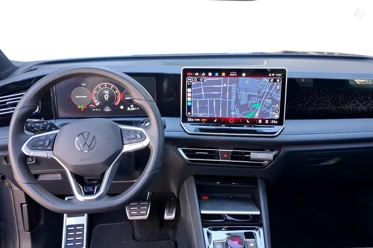 Volkswagen Tiguan - 12