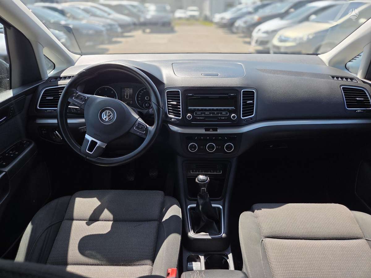 Volkswagen Sharan - 11