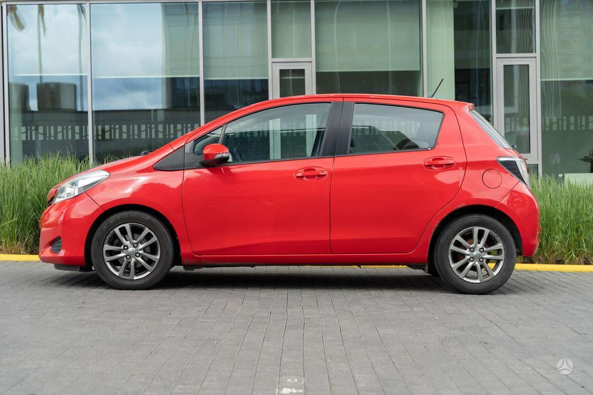 Toyota Yaris - 8