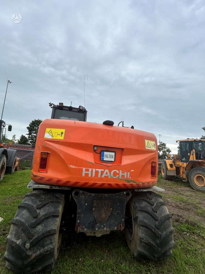 Hitachi ZX140-3, ekskavatoriai